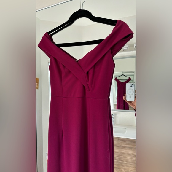 Lulus off shoulder floor length gown like new - Picture 5 of 7